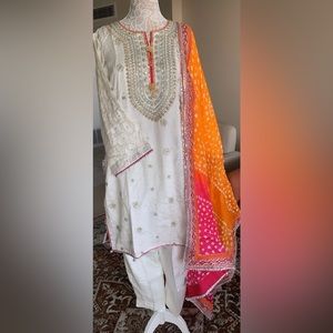 Pakistani chunri outfit